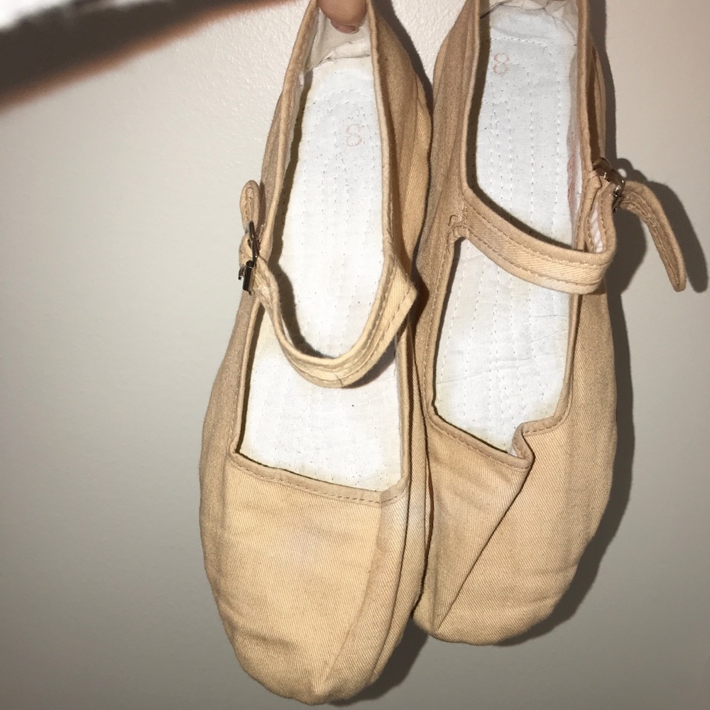 Urban Outfitters Mary Jane flats